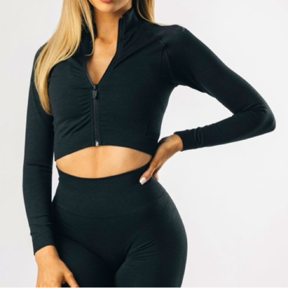 Alphalete Amplify Cropped Jacket
